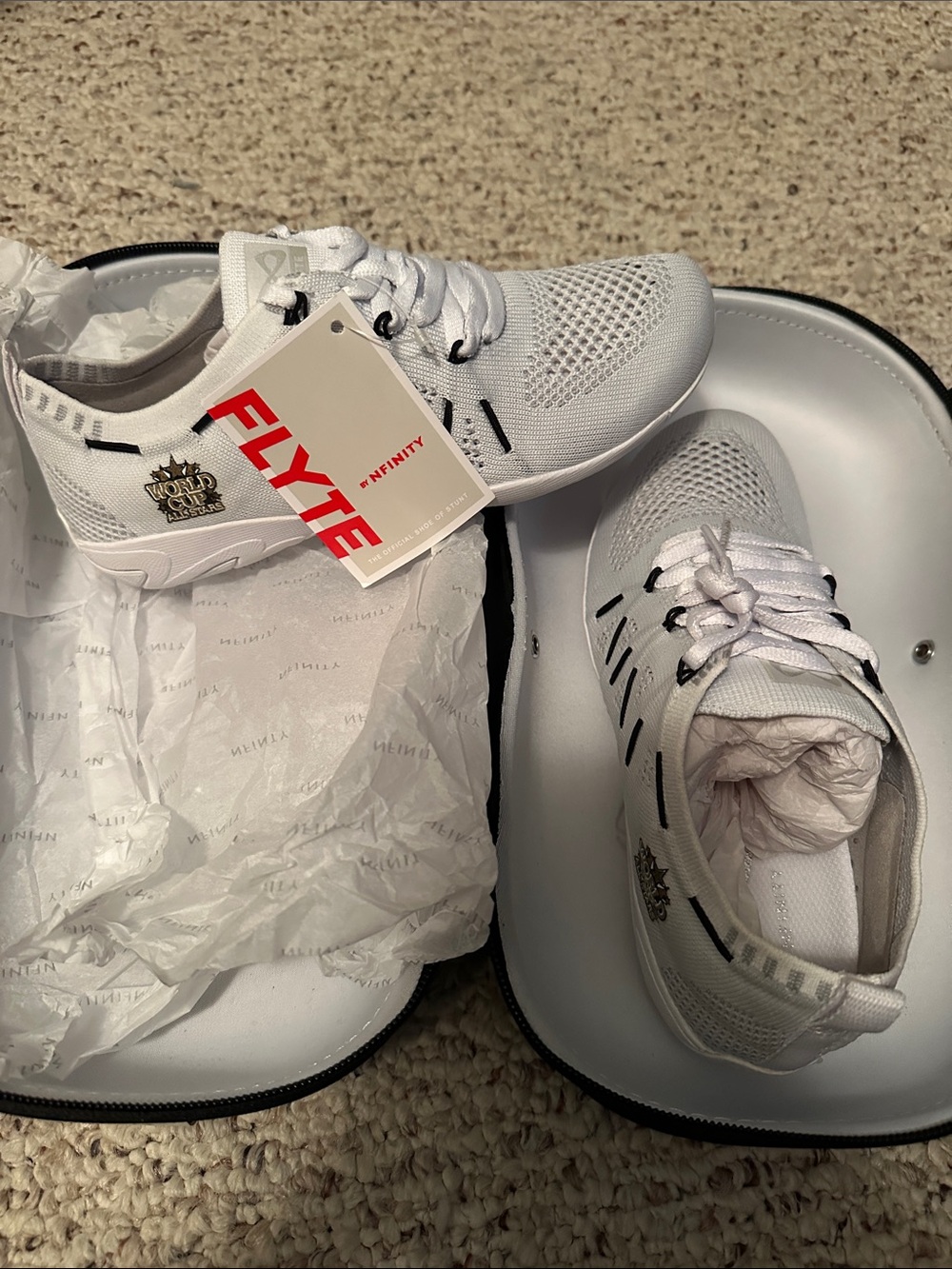 Nfinity FLYTE White Knit Athletic Sneakers size 5
